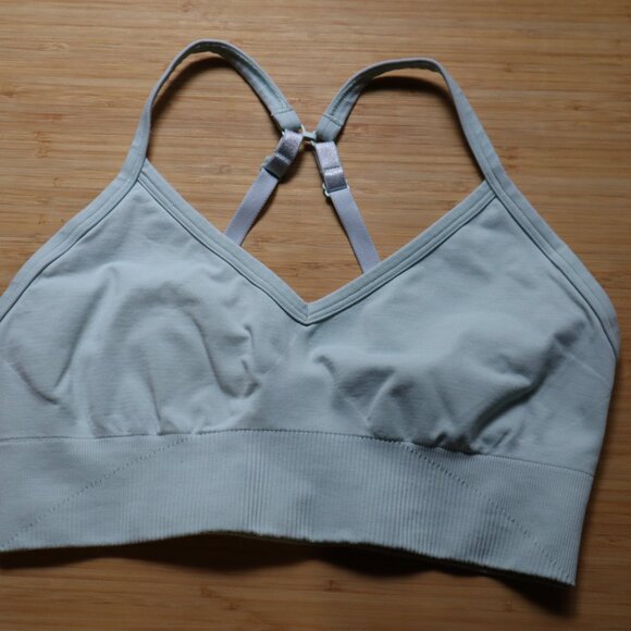 Lululemon Sports Bra- size 6- Minty Blue - Picture 3 of 6